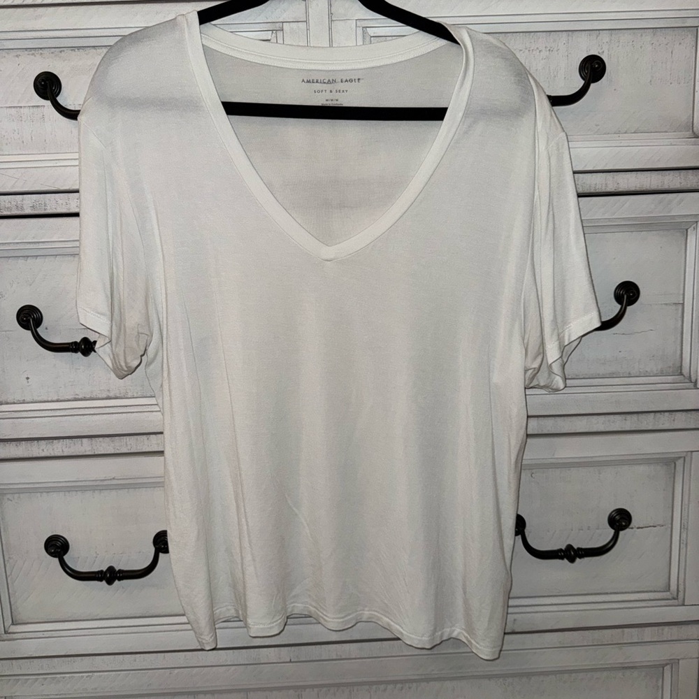 American Eagle Outfitters Women's Classic White Tee Size M